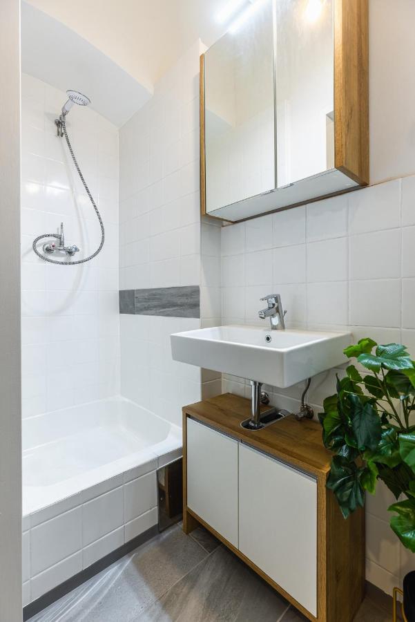 Stylish 1 Bedroom Apartment Near Hannovamarkt فيينا المظهر الخارجي الصورة